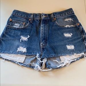 LEVIS Distressed Cut Off Jean Shorts
